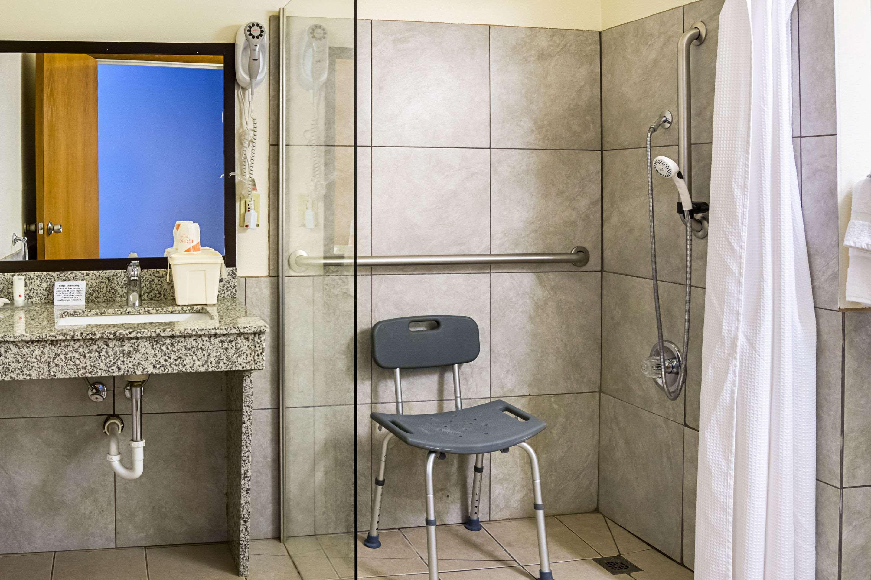 Quality Inn & Suites Clackamas - Portland Esterno foto