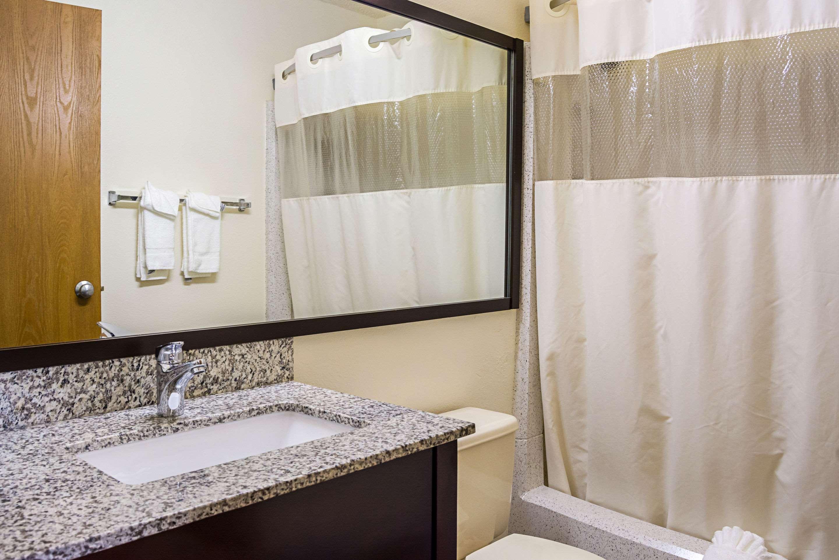 Quality Inn & Suites Clackamas - Portland Esterno foto