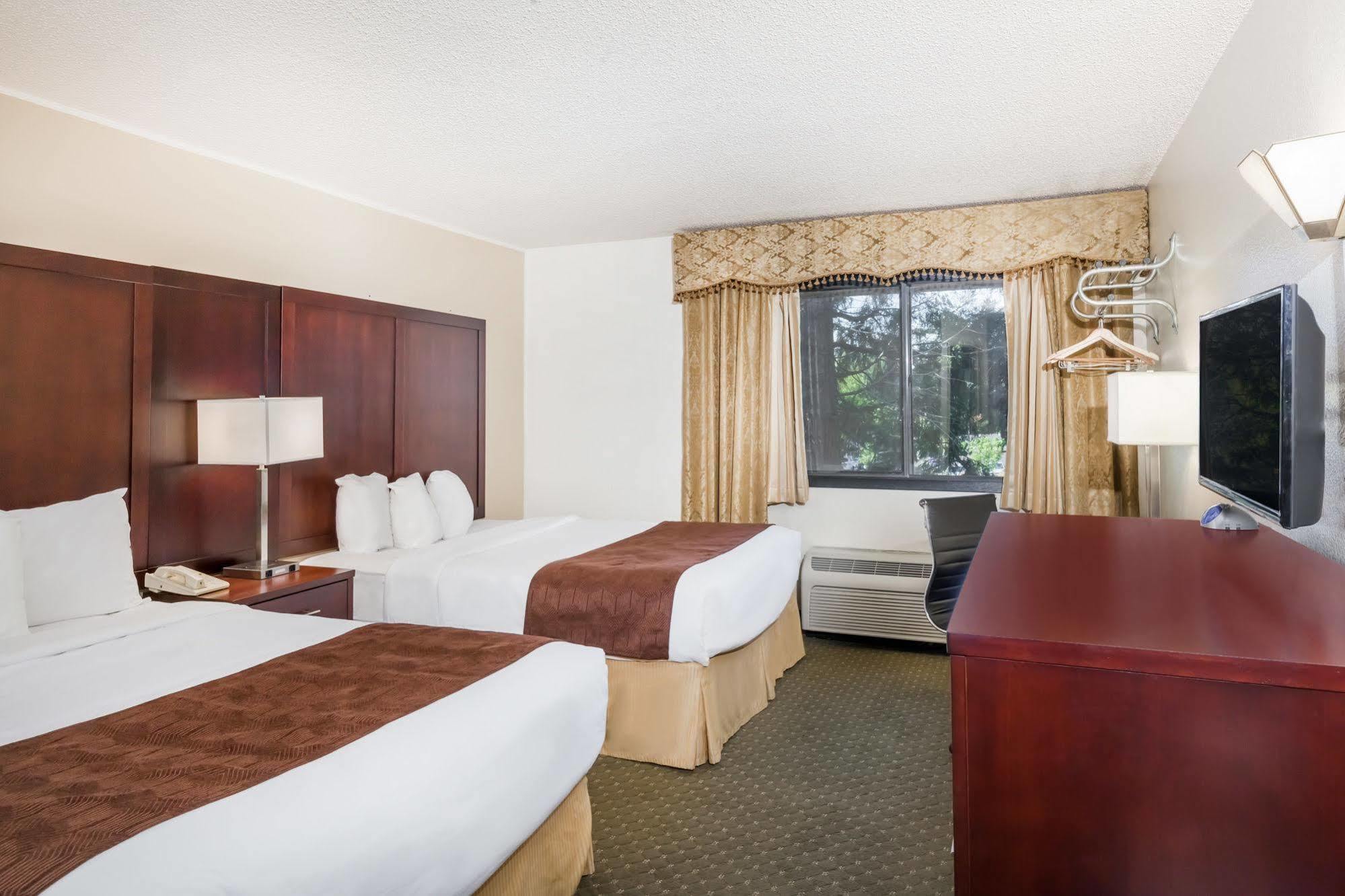 Quality Inn & Suites Clackamas - Portland Esterno foto