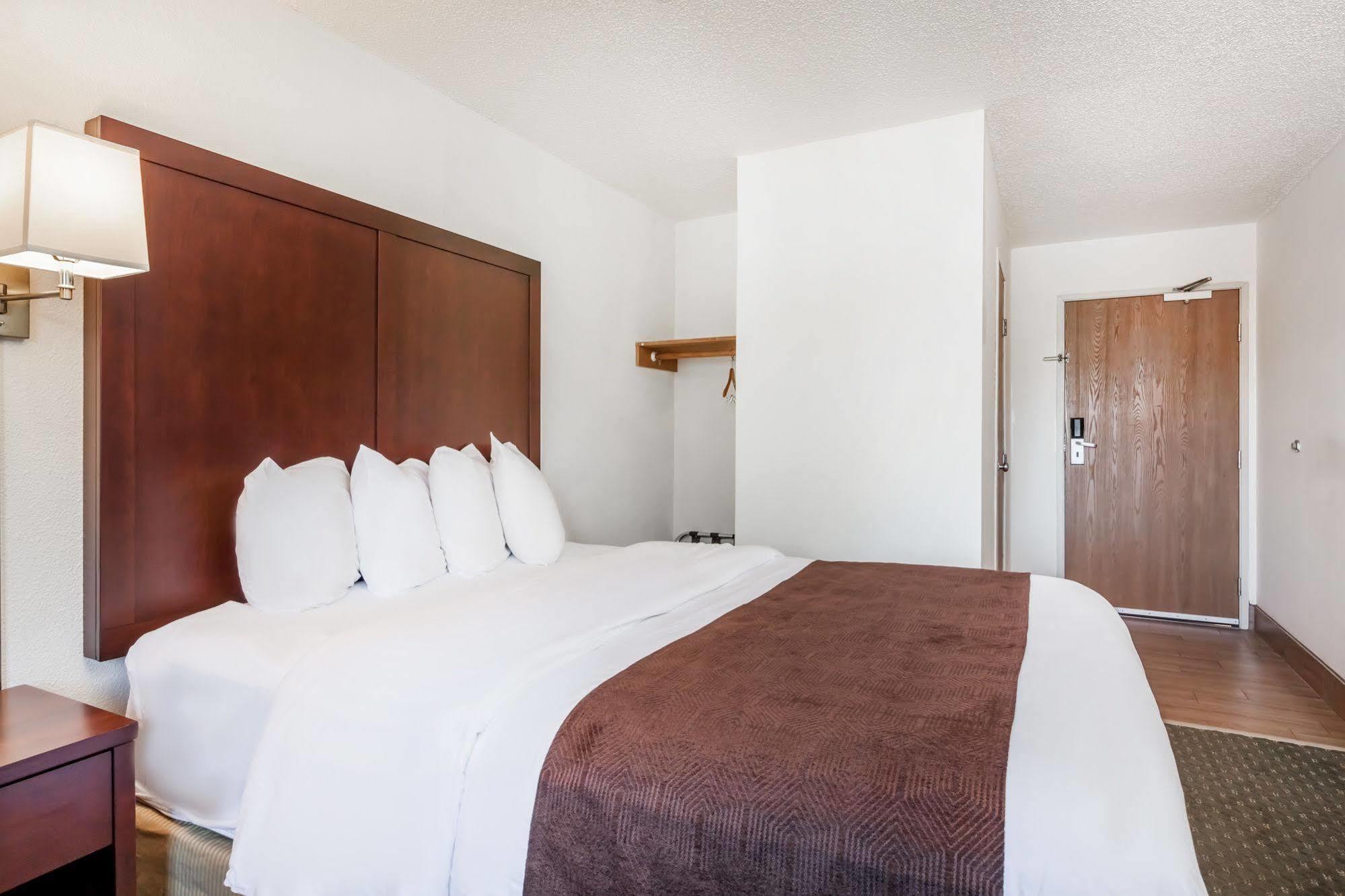 Quality Inn & Suites Clackamas - Portland Esterno foto
