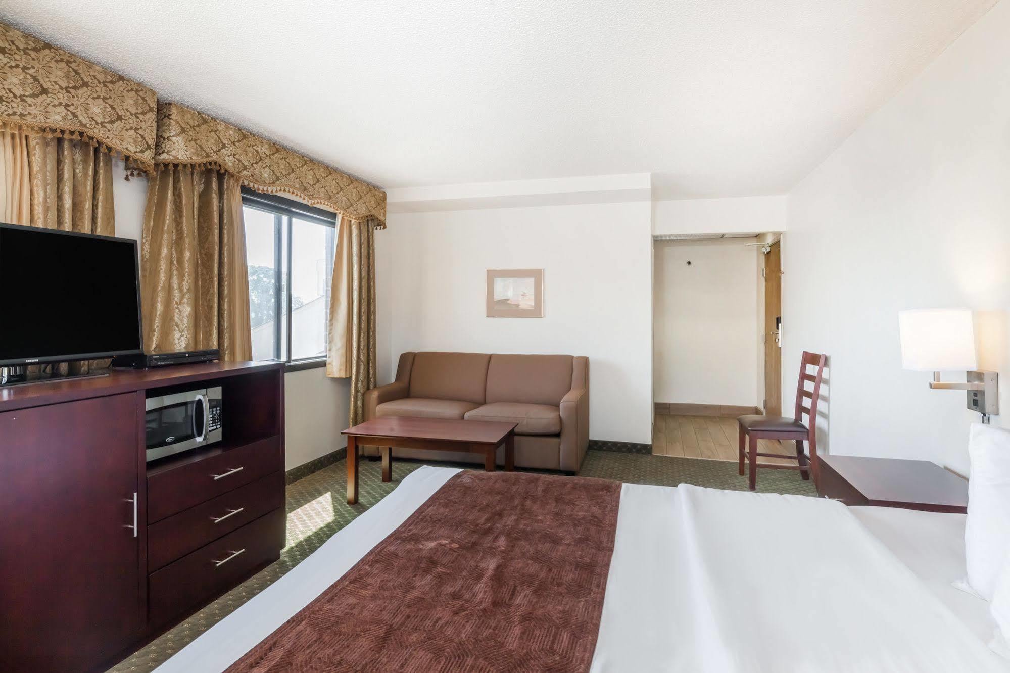 Quality Inn & Suites Clackamas - Portland Esterno foto